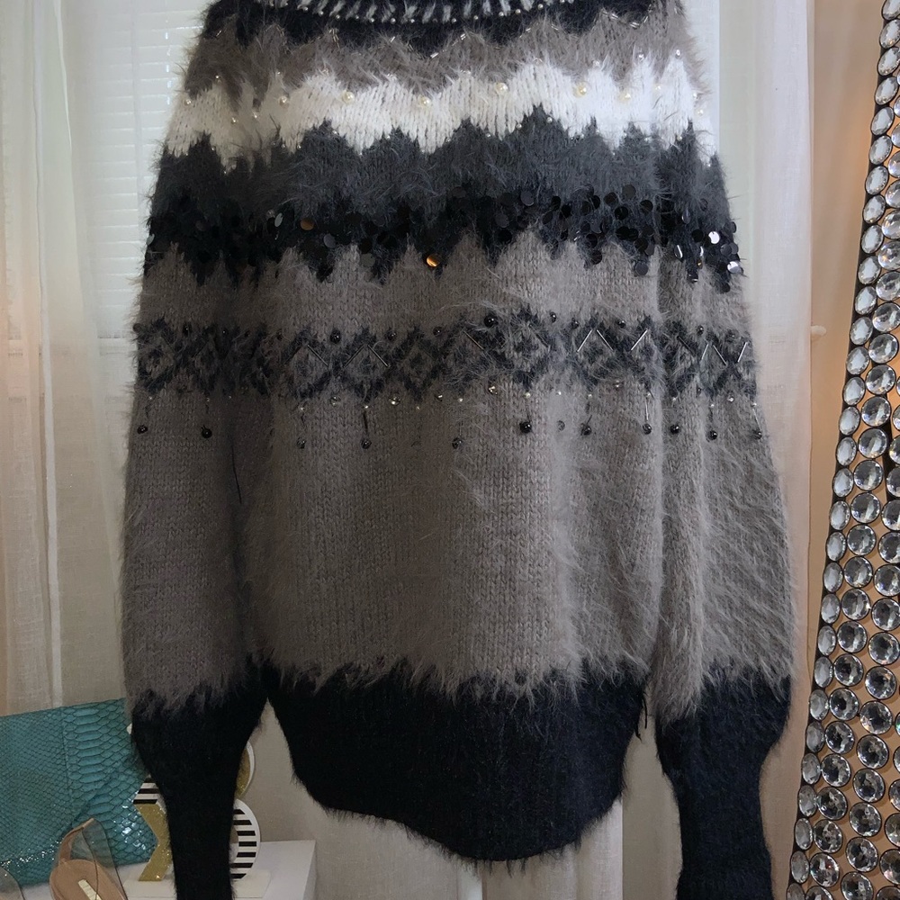 Wool/Cashmere Sweater - Picture 7 of 7